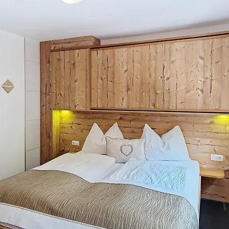 Apartment Naviser Huette-3 By Interhome